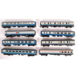 HORNBY 00 GAUGE MODEL RAILWAY TRAINSET CARRIAGES /