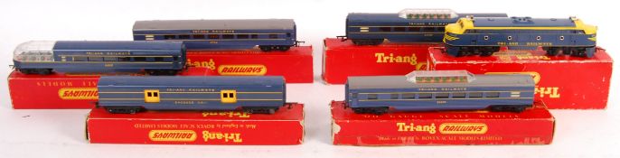 BOXED SET OF VINTAGE TRIANG TRANSCONTINENTAL TRAIN