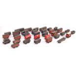 COLLECTION OF ASSORTED OO GAUGE ROLLING STOCK