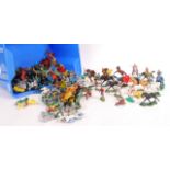 GOOD COLLECTION OF VINTAGE PLASTIC SOLDIERS - SWOPPETS
