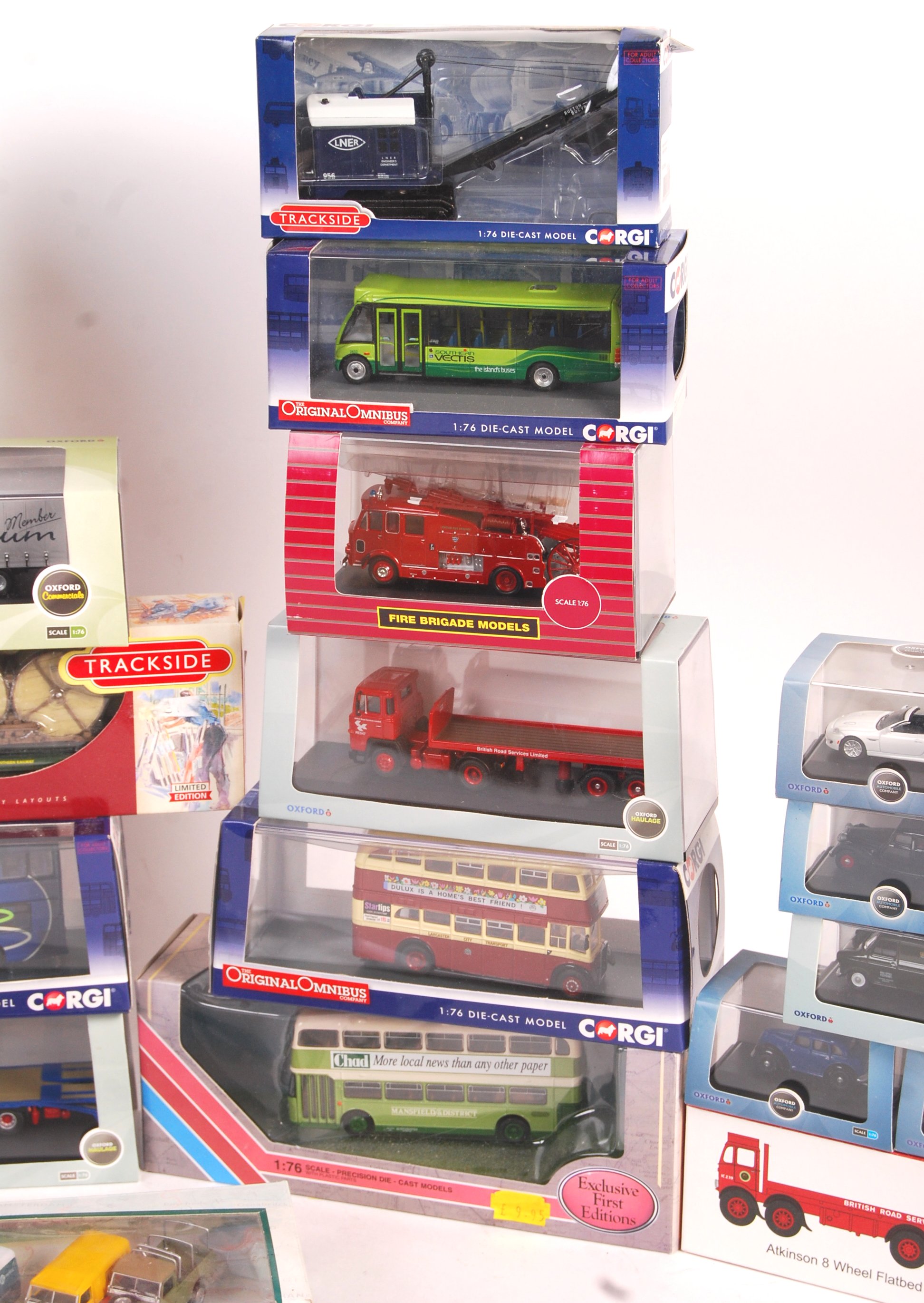 COLLECTION OF ASSORTED 1/76 SCALE BOXED DIECAST MODELS - Image 4 of 5