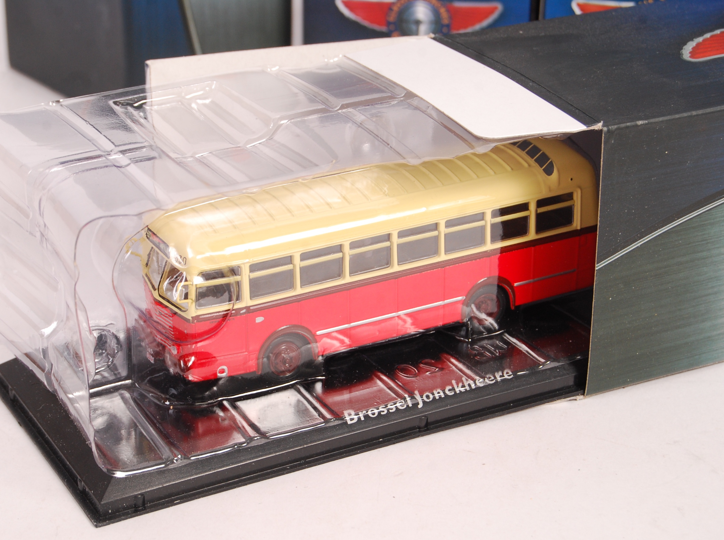 COLLECTION OF ATLAS EDITIONS ' CLASSIC COACHES ' BOXED DIECAST - Image 2 of 5