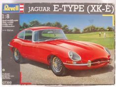 REVELL MADE 1/8 SCALE MODEL KIT 07390 JAGUAR E-TYP