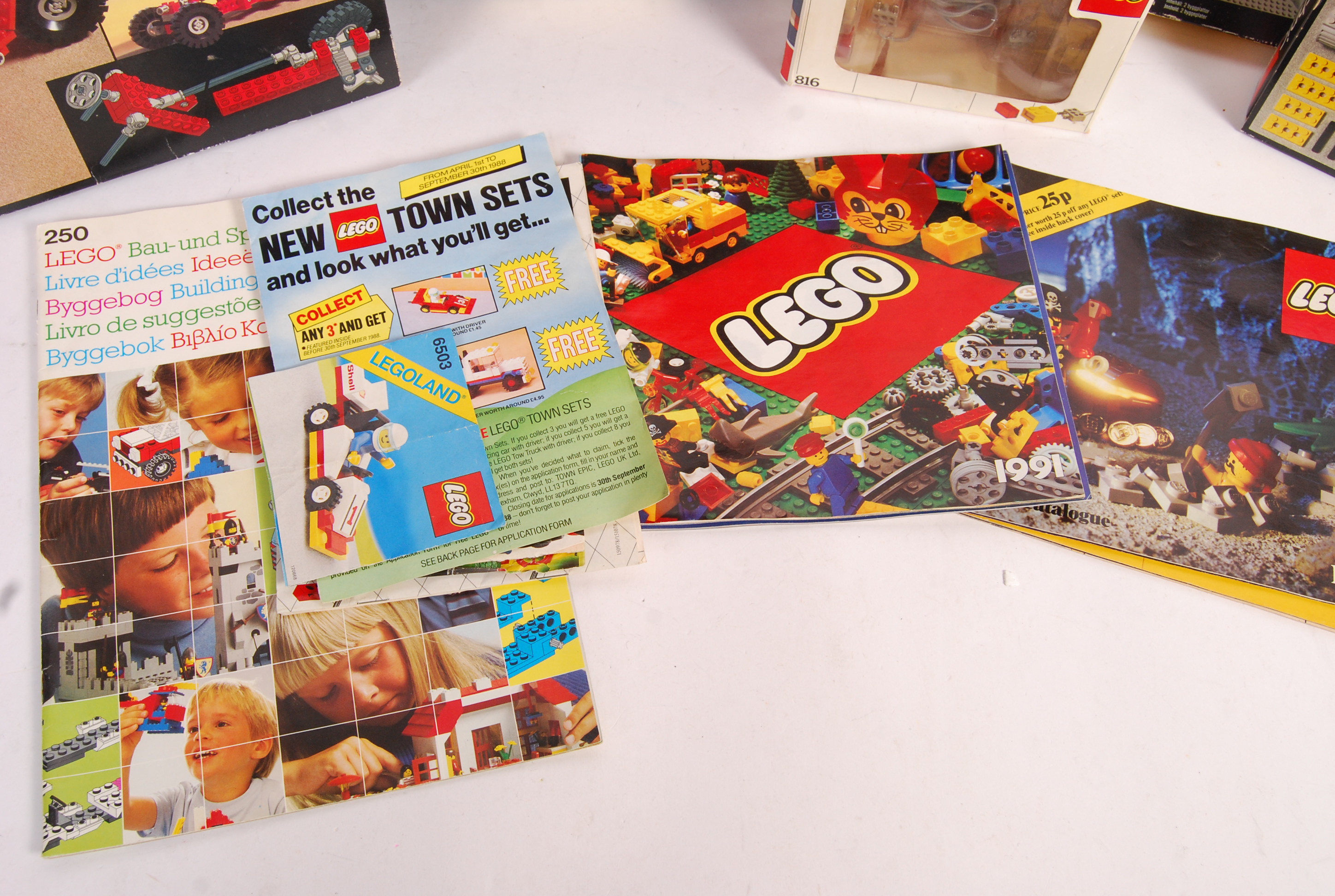 COLLECTION OF VINTAGE BOXED LEGO SETS & LOOSE LEGO - Image 2 of 9