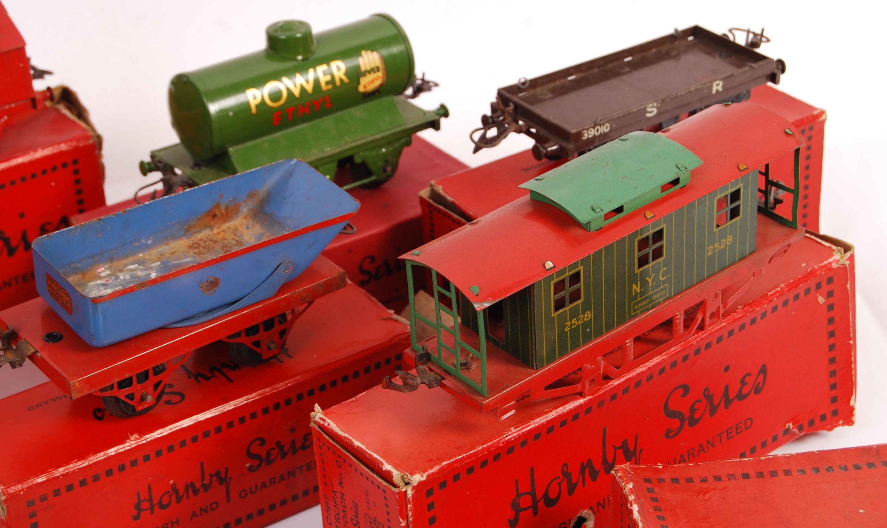 COLLECTION OF HORNBY 0 GAUGE BOXED ROLLING STOCK - Image 3 of 5