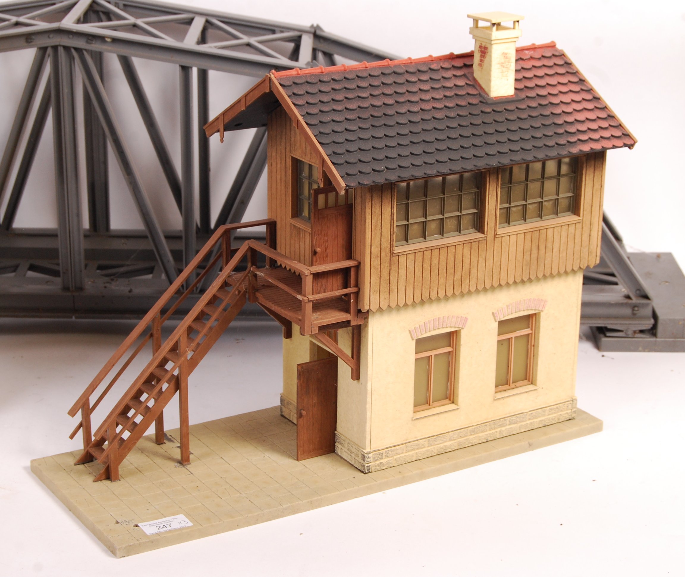 COLLECTION OF VINTAGE G SCALE MODEL RAILWAY BUILDI - Image 3 of 4