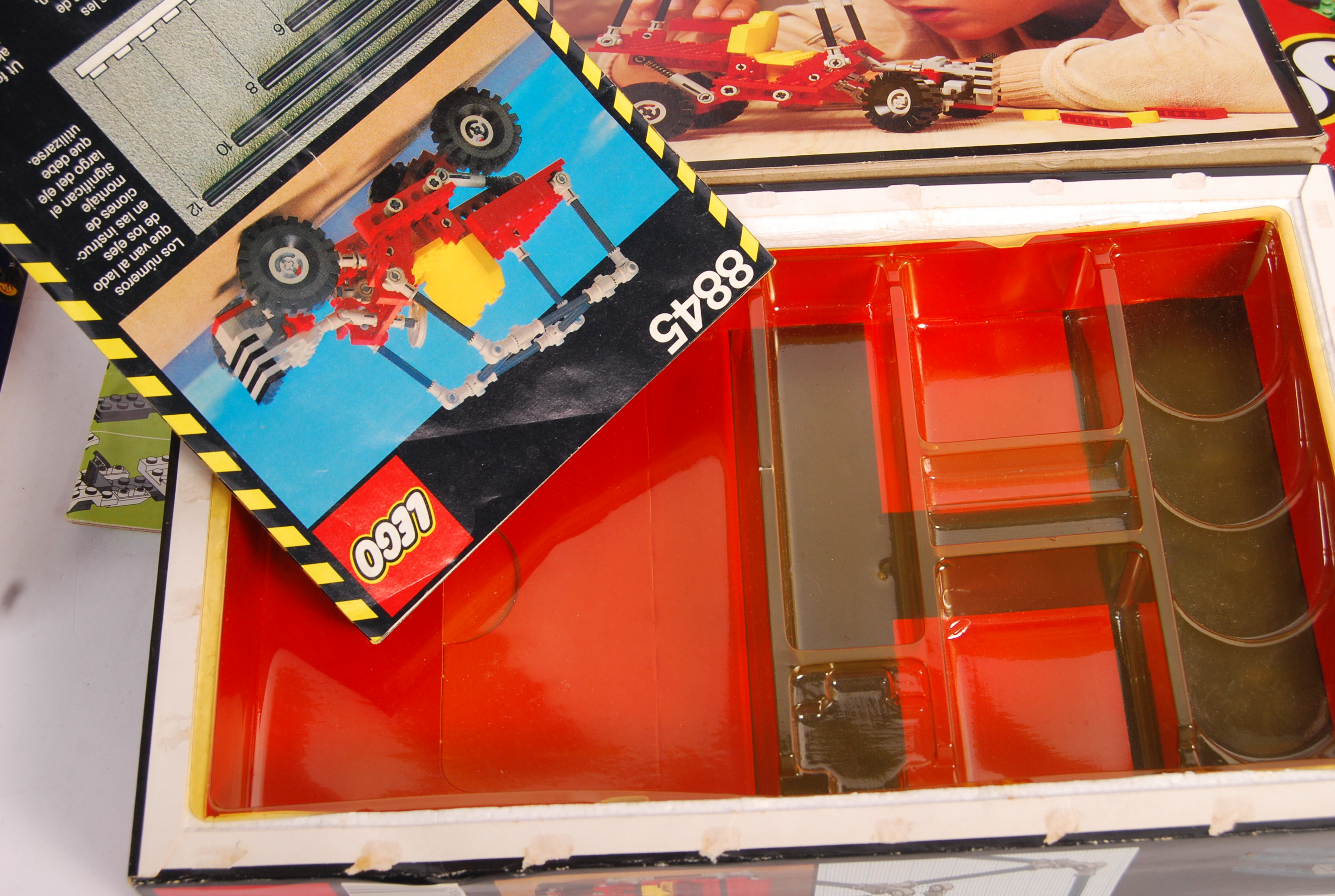 COLLECTION OF VINTAGE BOXED LEGO SETS & LOOSE LEGO - Image 3 of 9