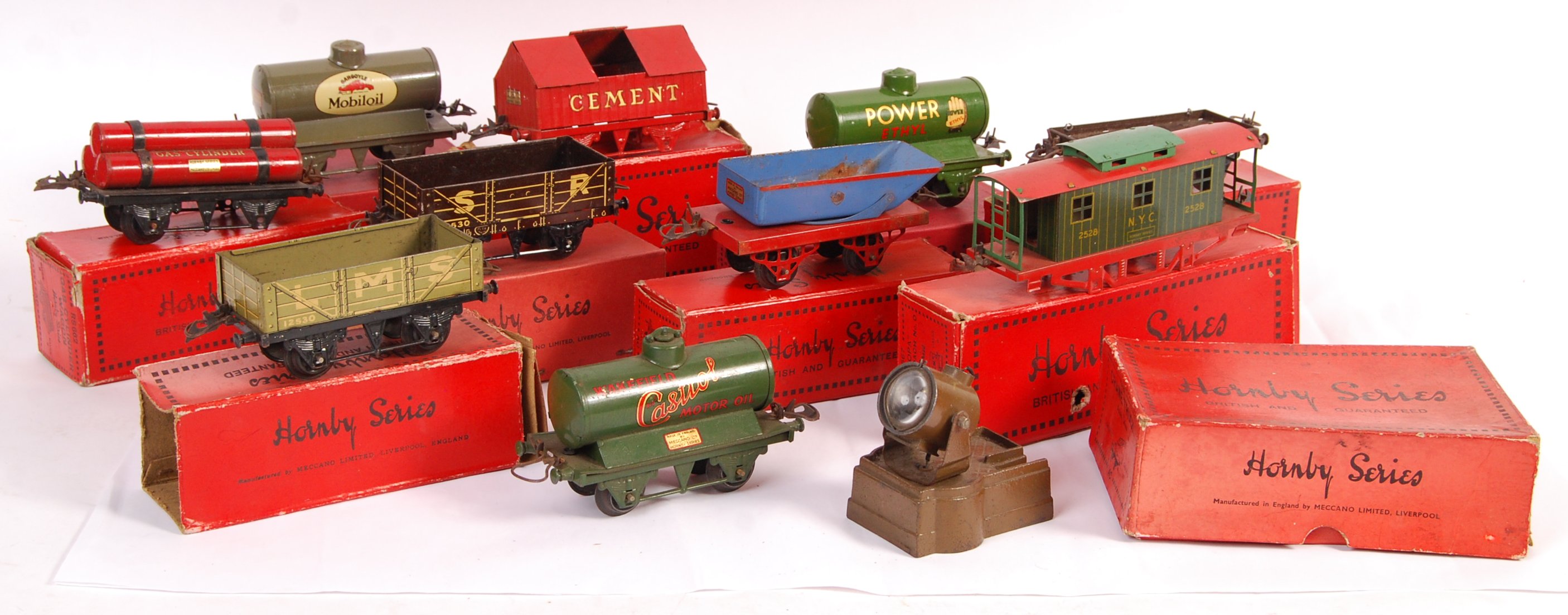 COLLECTION OF HORNBY 0 GAUGE BOXED ROLLING STOCK