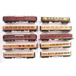 COLLECTION OF 00 GAUGE MODEL RAILWAY TRAINSET COAC