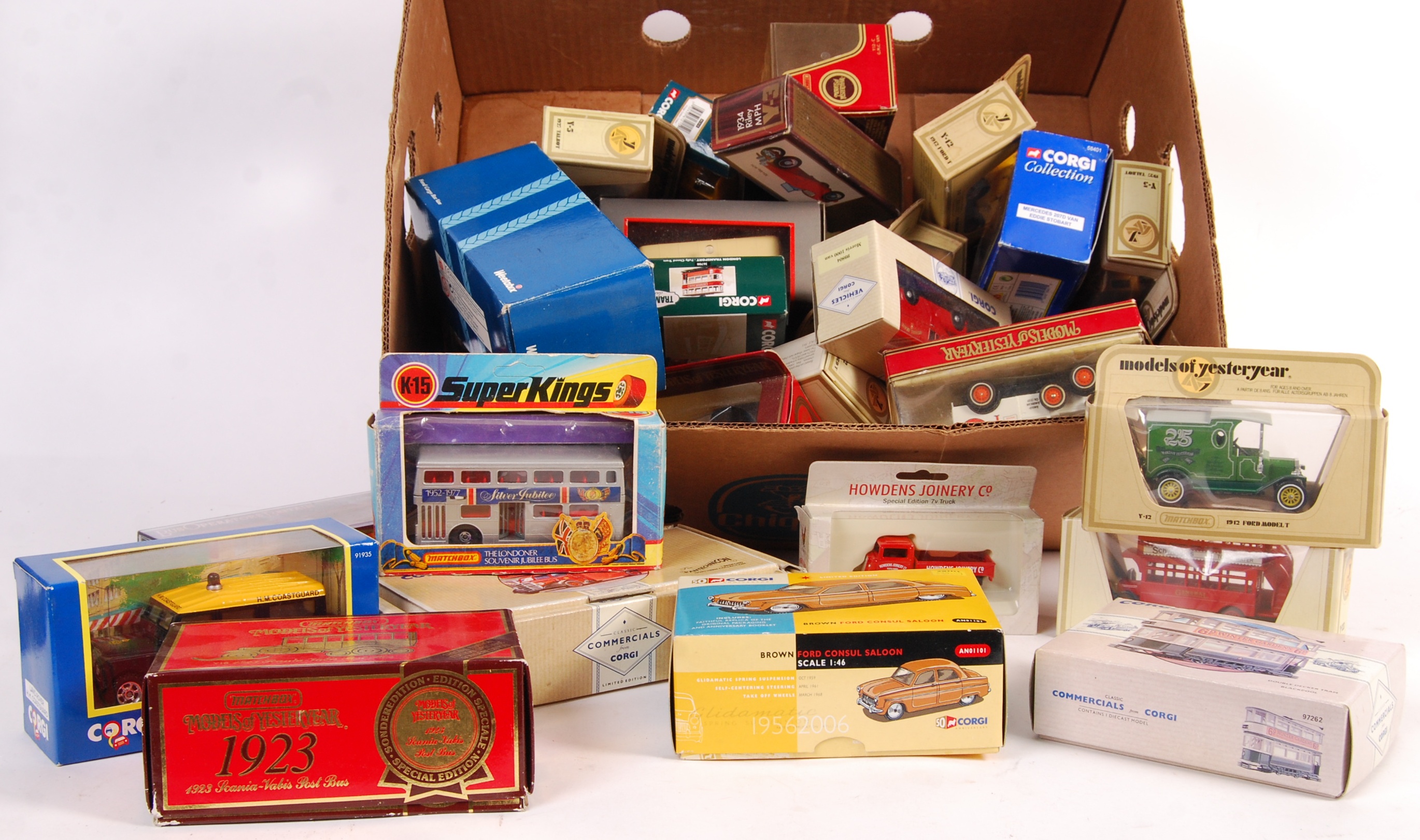 ASSORTED BOXED SCALE DIECAST MODEL VEHICLES - Image 3 of 3