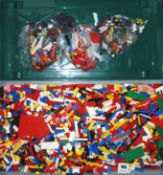 ASSORTED LOOSE LEGO BRICKS FROM VARIOUS SETS