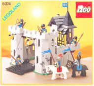 VINTAGE LEGO LEGOLAND BOXED BLACK FALCON FORTRESS BUILDING SET