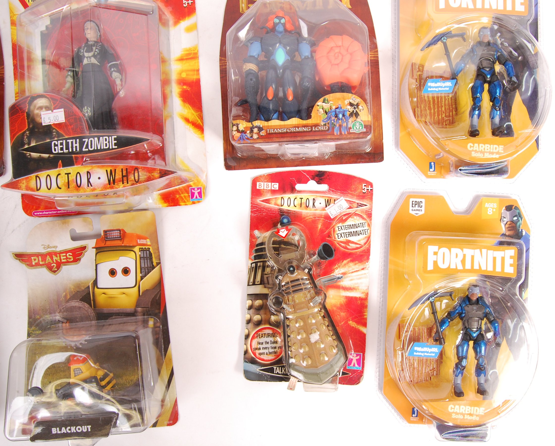 COLLECTION OF ASSORTED CARDED ACTION FIGURES - Image 4 of 5