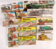 ASSORTED BOXED AIRFIX 00 GAUGE MODEL RAILWAY KITS