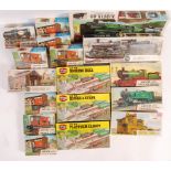 ASSORTED BOXED AIRFIX 00 GAUGE MODEL RAILWAY KITS