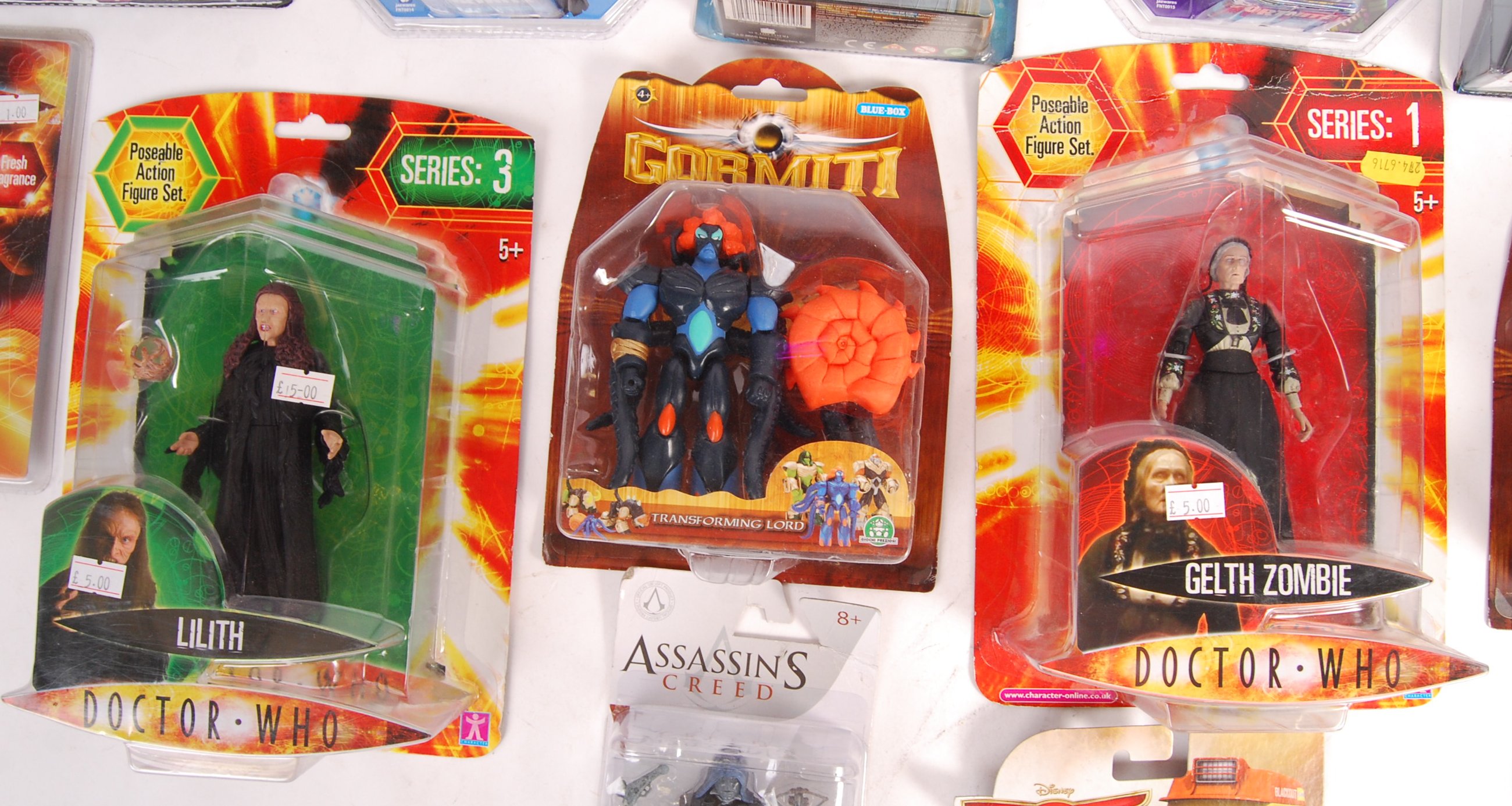 COLLECTION OF ASSORTED CARDED ACTION FIGURES - Image 5 of 5