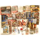 LARGE COLLECTION OF ASSORTED STAR WARS MERCHANDISE