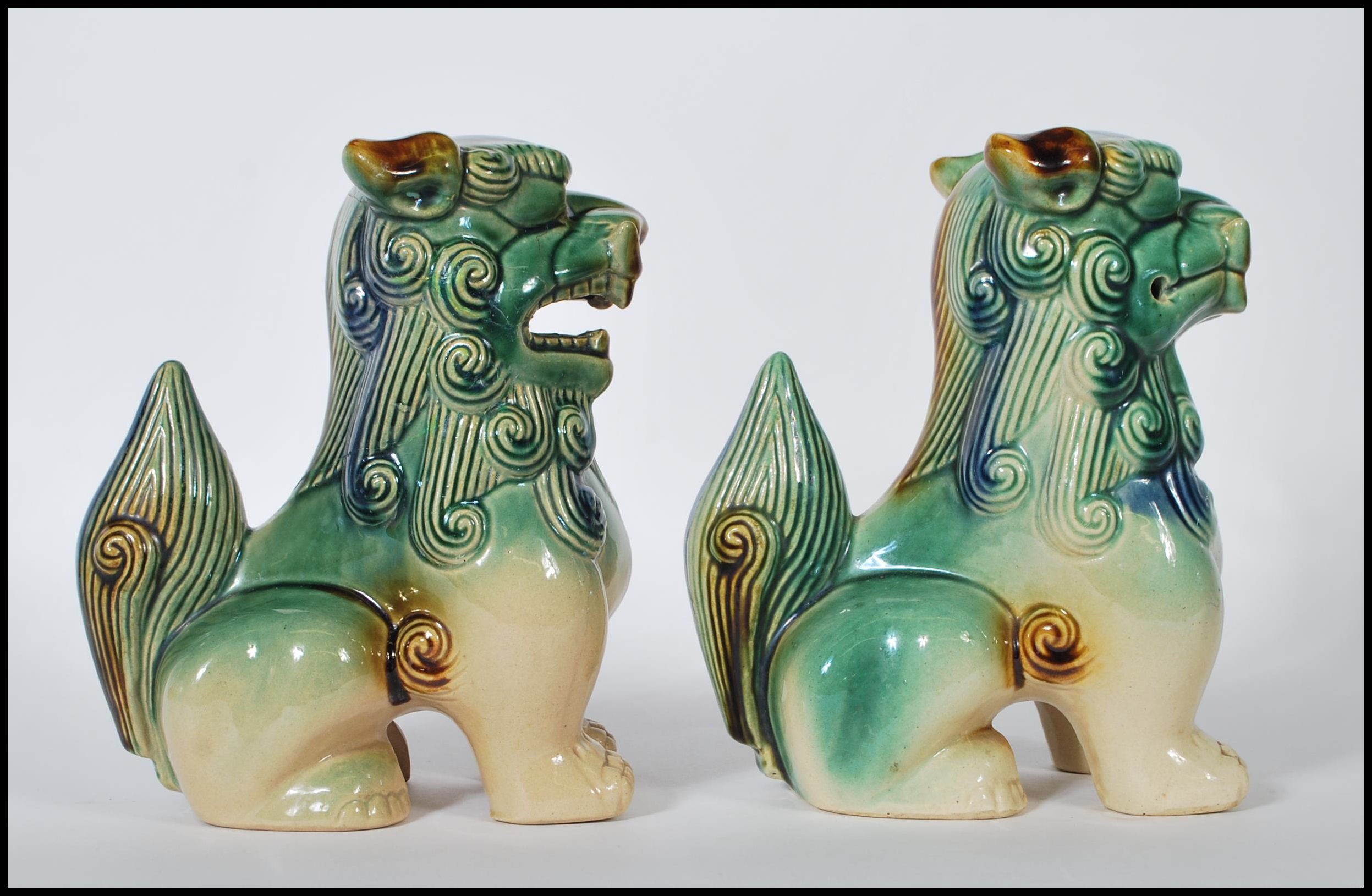 A pair of mid 20th Century Chinese porcelain templ - Image 2 of 6