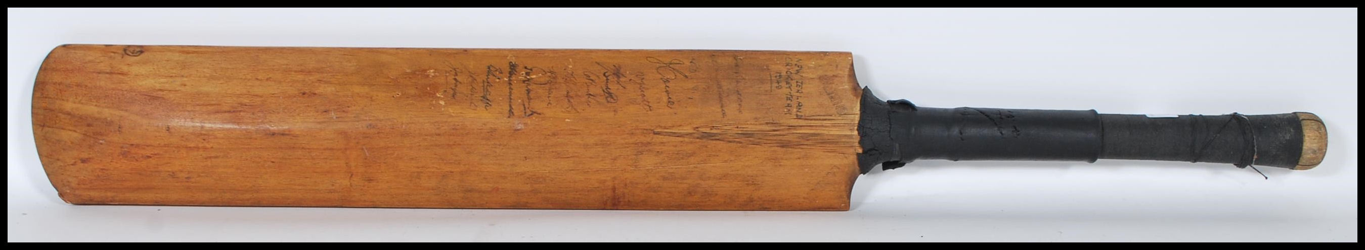 A mid 20th Century Spalding & Bros signed cricket - Image 10 of 16