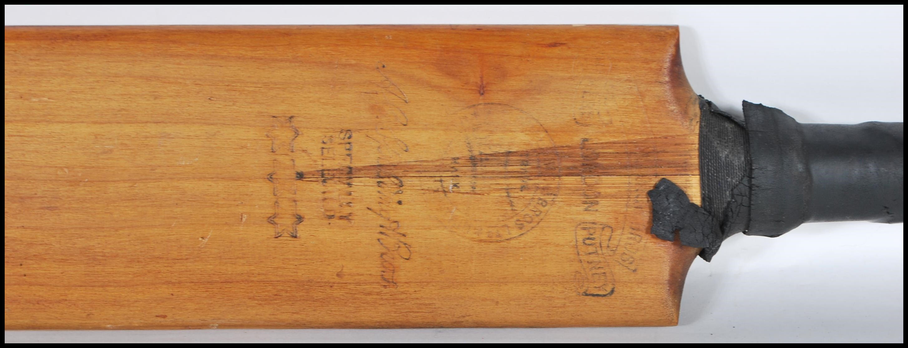 A mid 20th Century Spalding & Bros signed cricket - Image 6 of 16