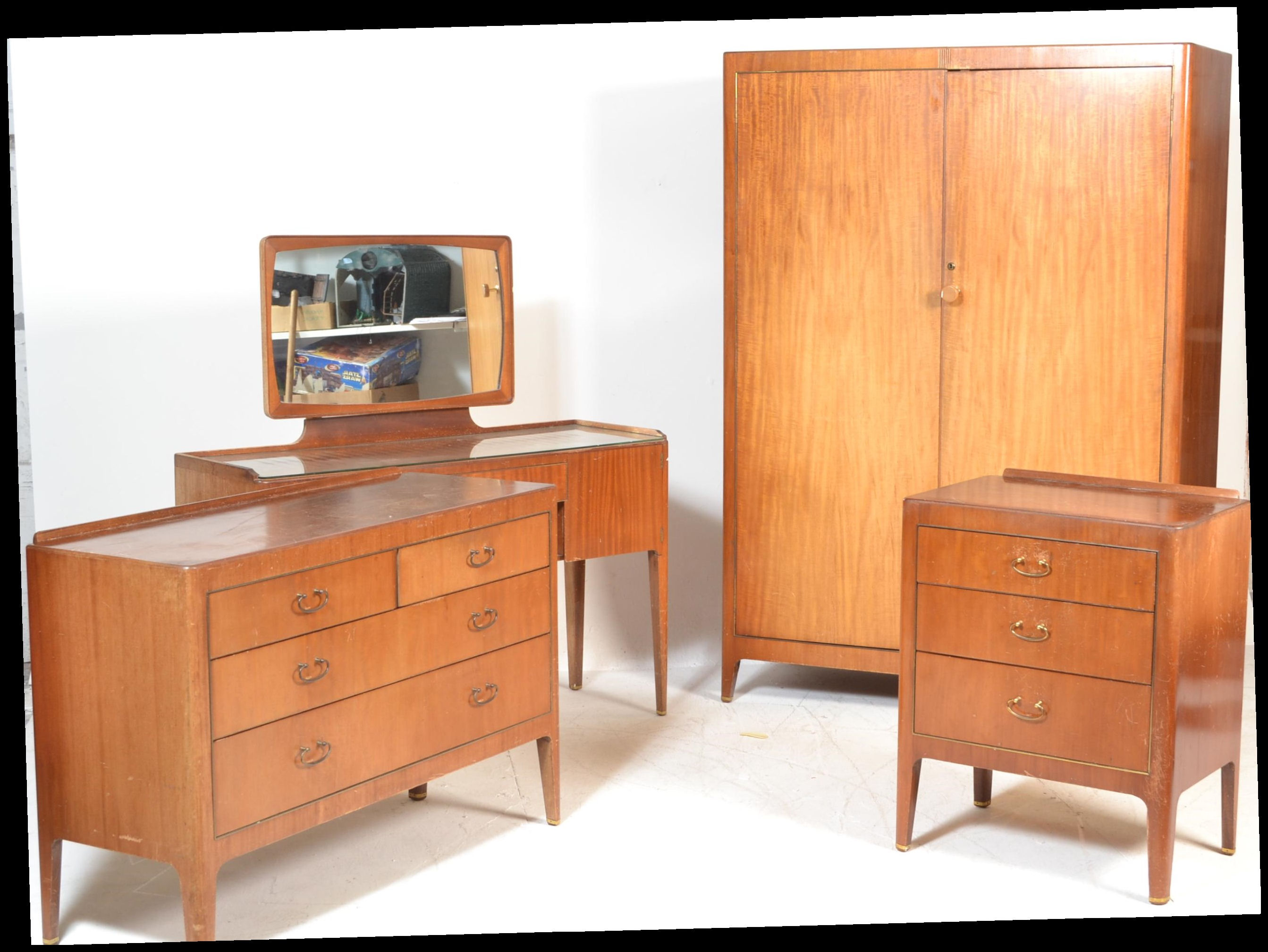 A mid 20th Century vintage retro Gordon Russell bedroom ...