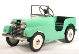 STUNNING VINTAGE 1950'S TRI-ANG LAND ROVER SERIES 1 CHILD'S PEDAL CAR