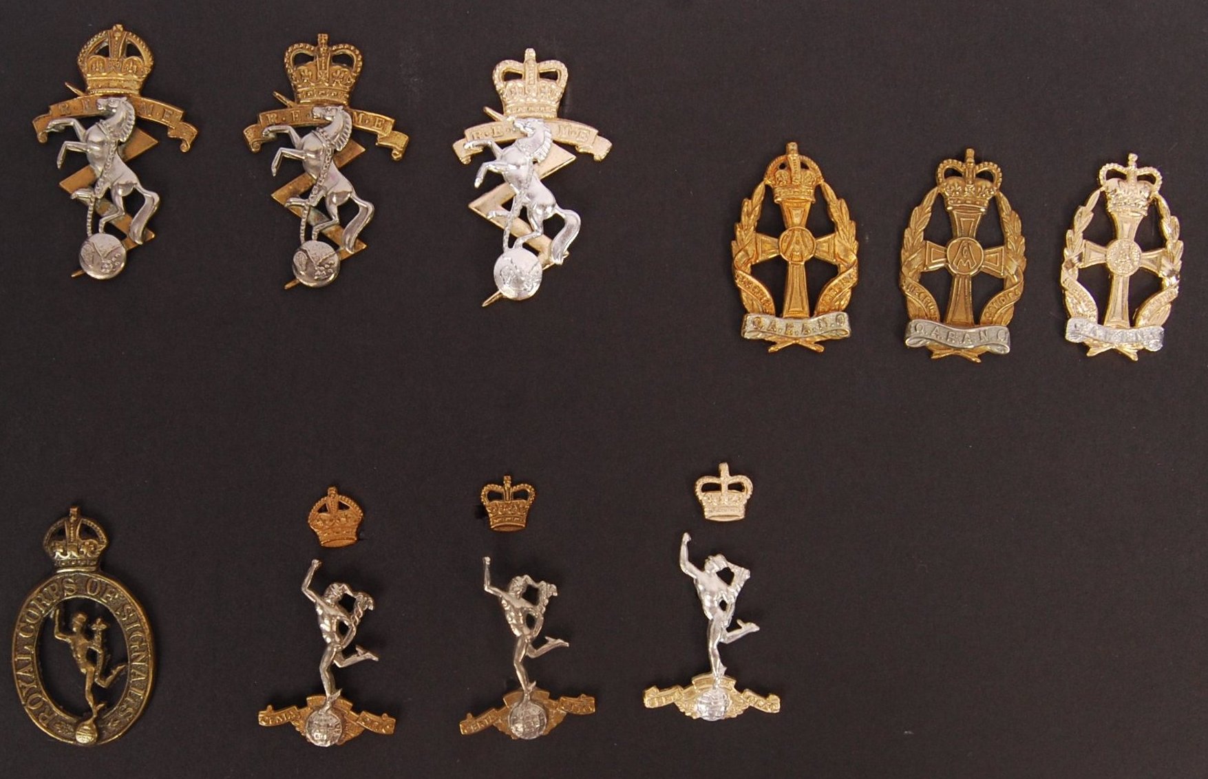 COLLECTION OF VINTAGE WWII & LATER UNIFORM CAP BADGES - Image 2 of 8