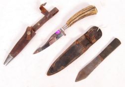 WWII WILLIAM RODGERS TRUFLITE KNIFE AND OTHELLO HUNTING KNIFE