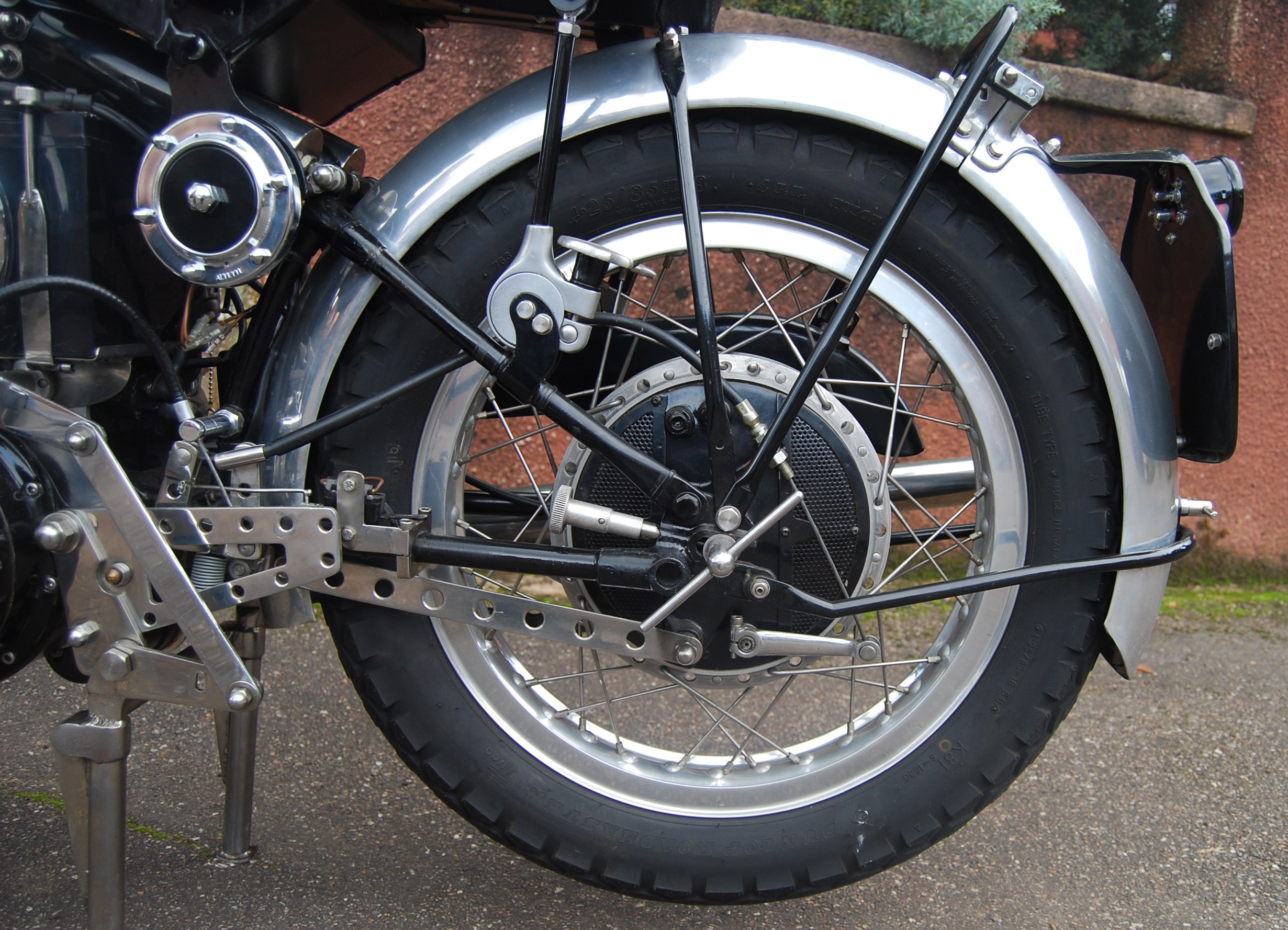 STUNNING 1954 VINCENT BLACK SHADOW 998cc MOTORCYCLE / MOTORBIKE - Image 10 of 32