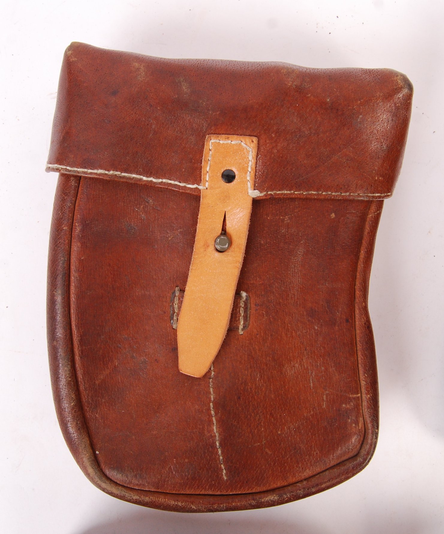 COLLECTION OF WWI & WWII LEATHER MACHINE GUN AMMO POUCHES - Image 2 of 6