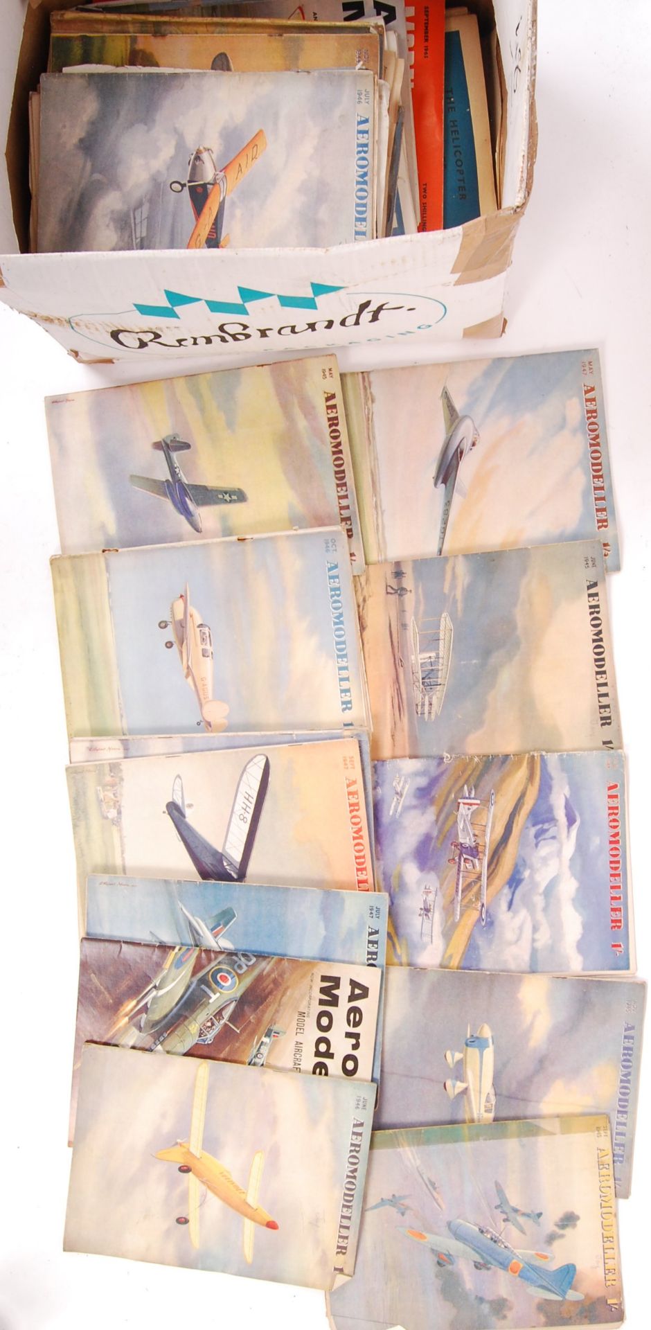 COLLECTION OF VINTAGE 1940'S AEROPLANE SPOTTER & MODELLER MAGAZINES