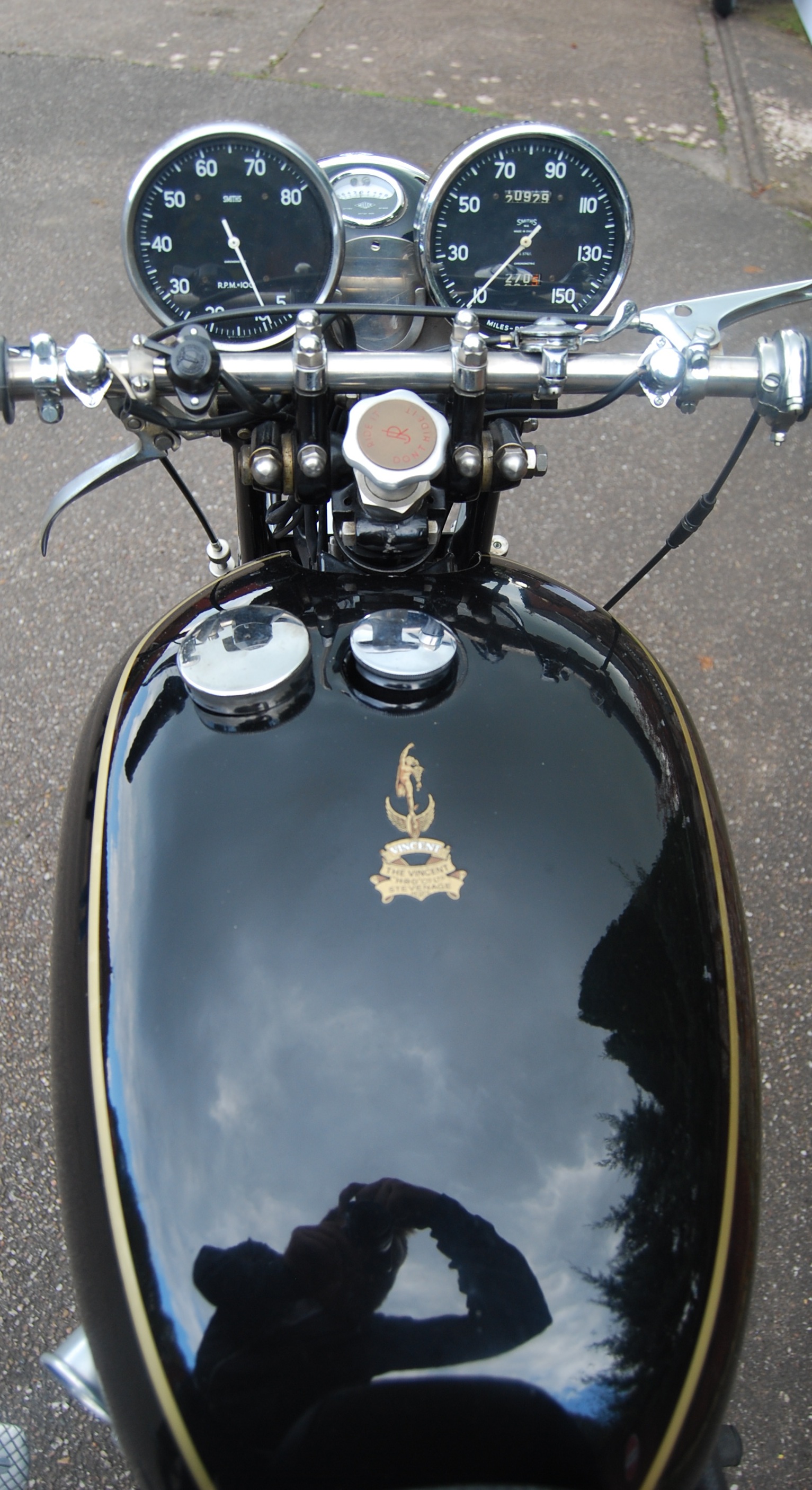 STUNNING 1954 VINCENT BLACK SHADOW 998cc MOTORCYCLE / MOTORBIKE - Image 5 of 32