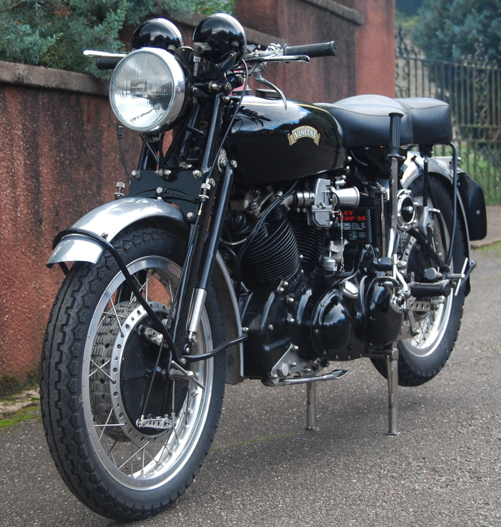 STUNNING 1954 VINCENT BLACK SHADOW 998cc MOTORCYCLE / MOTORBIKE - Image 2 of 32