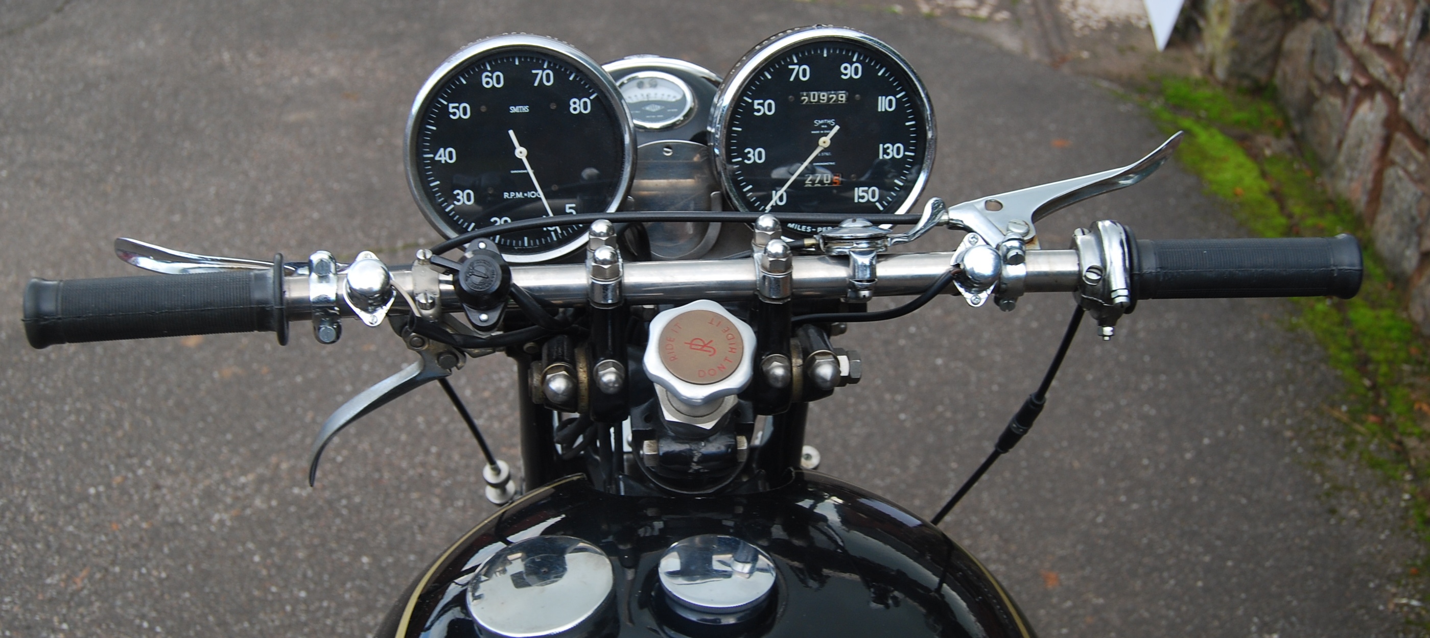 STUNNING 1954 VINCENT BLACK SHADOW 998cc MOTORCYCLE / MOTORBIKE - Image 6 of 32