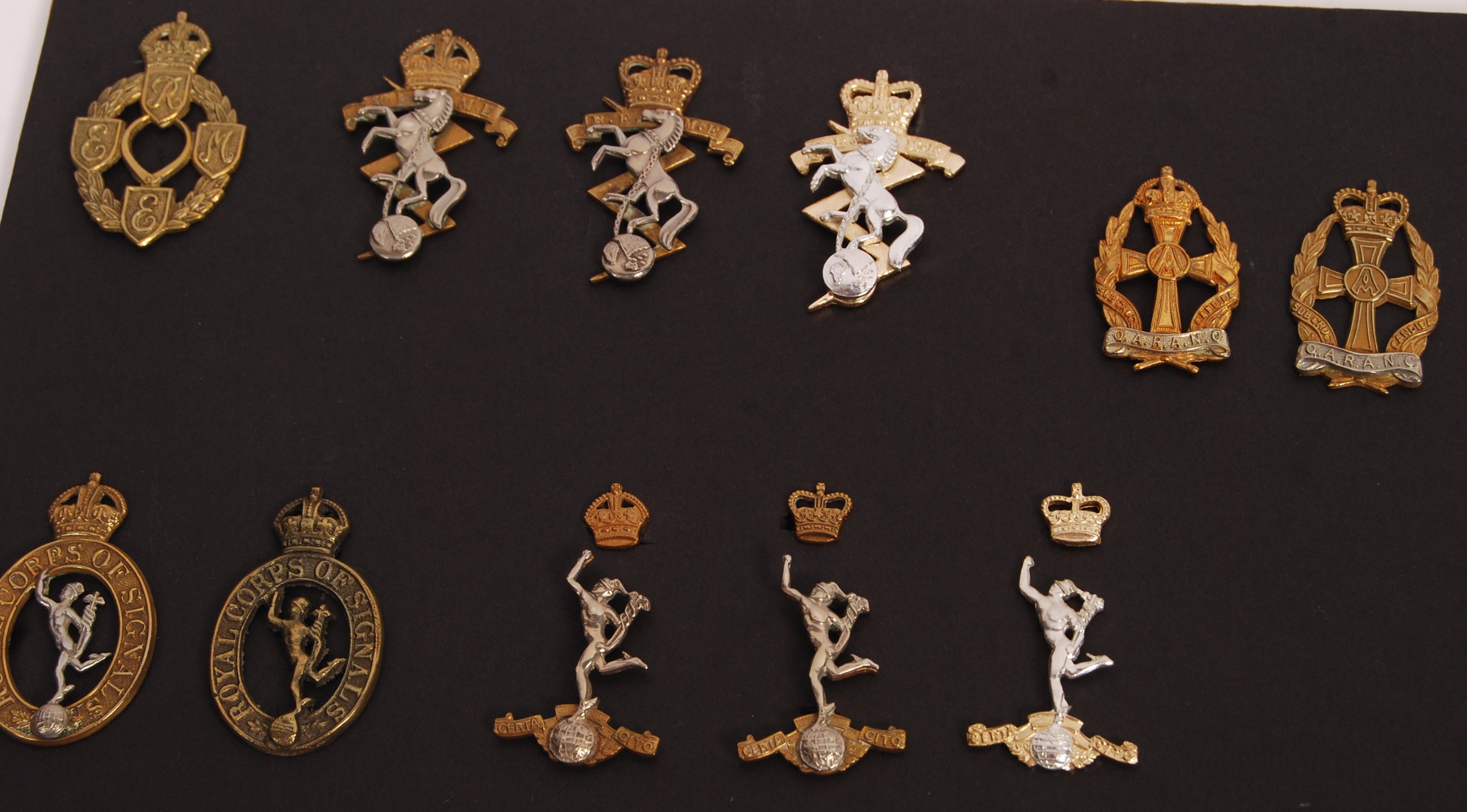 COLLECTION OF VINTAGE WWII & LATER UNIFORM CAP BADGES - Image 6 of 8