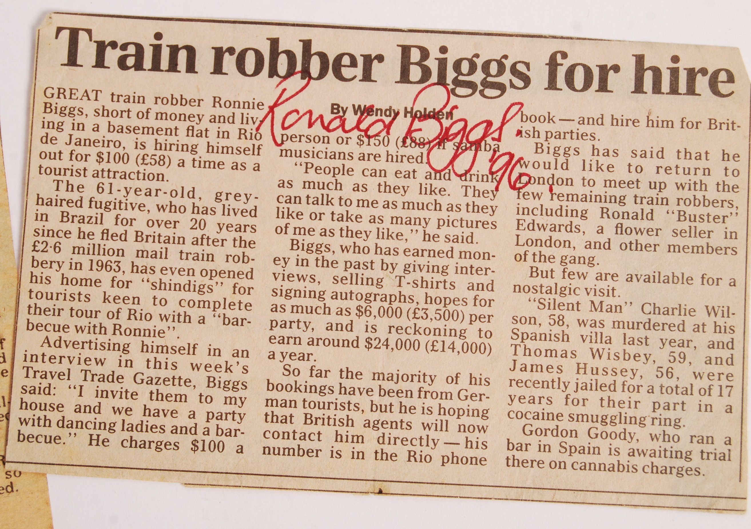 THE GREAT TRAIN ROBBERY - RONNIE BIGGS AUTOGRAPHED CUTTINGS - Image 2 of 3
