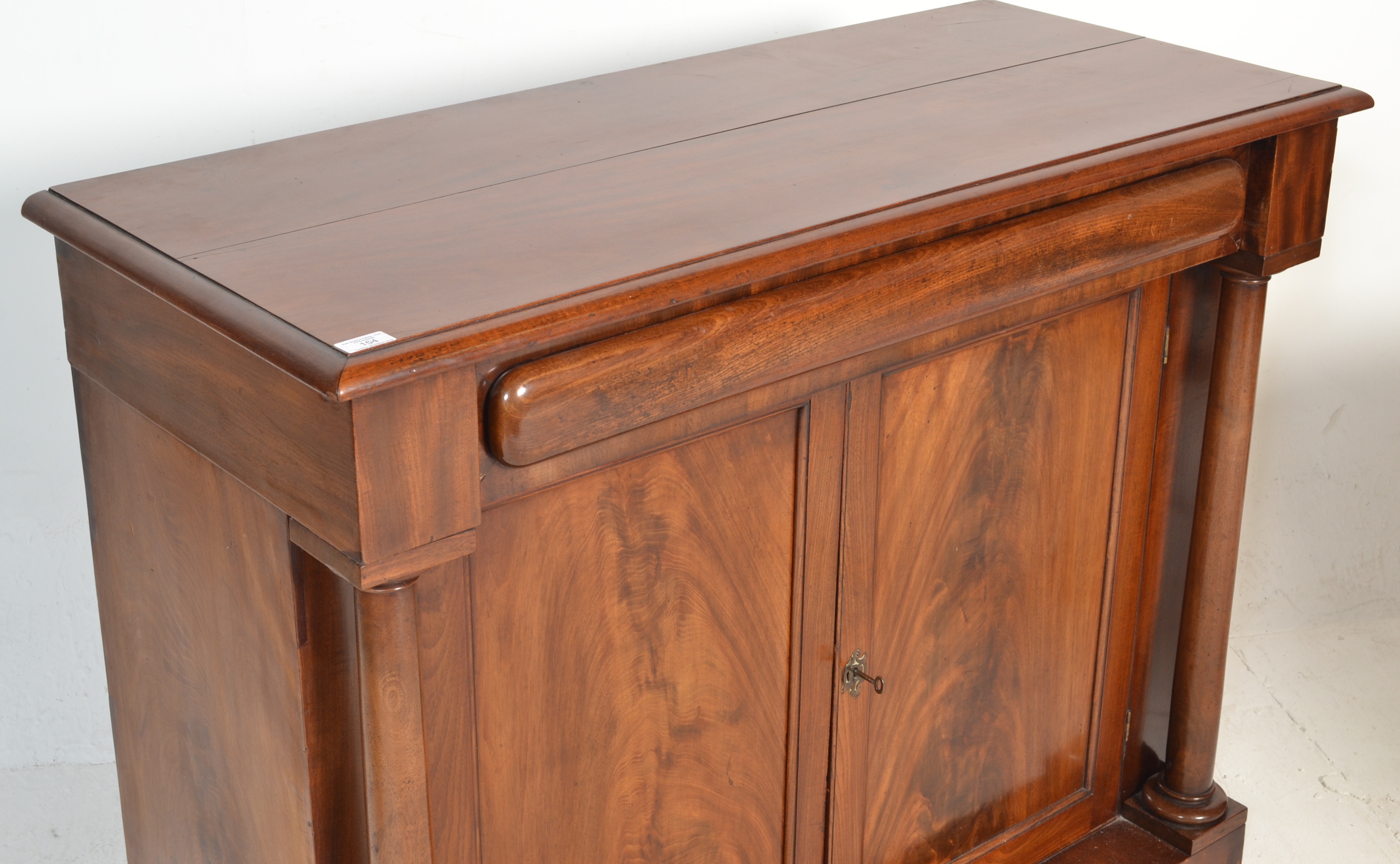 19TH CENTURY VICTORIAN MAHOGANY CHIFFONIER SIDEBOA - Image 2 of 5