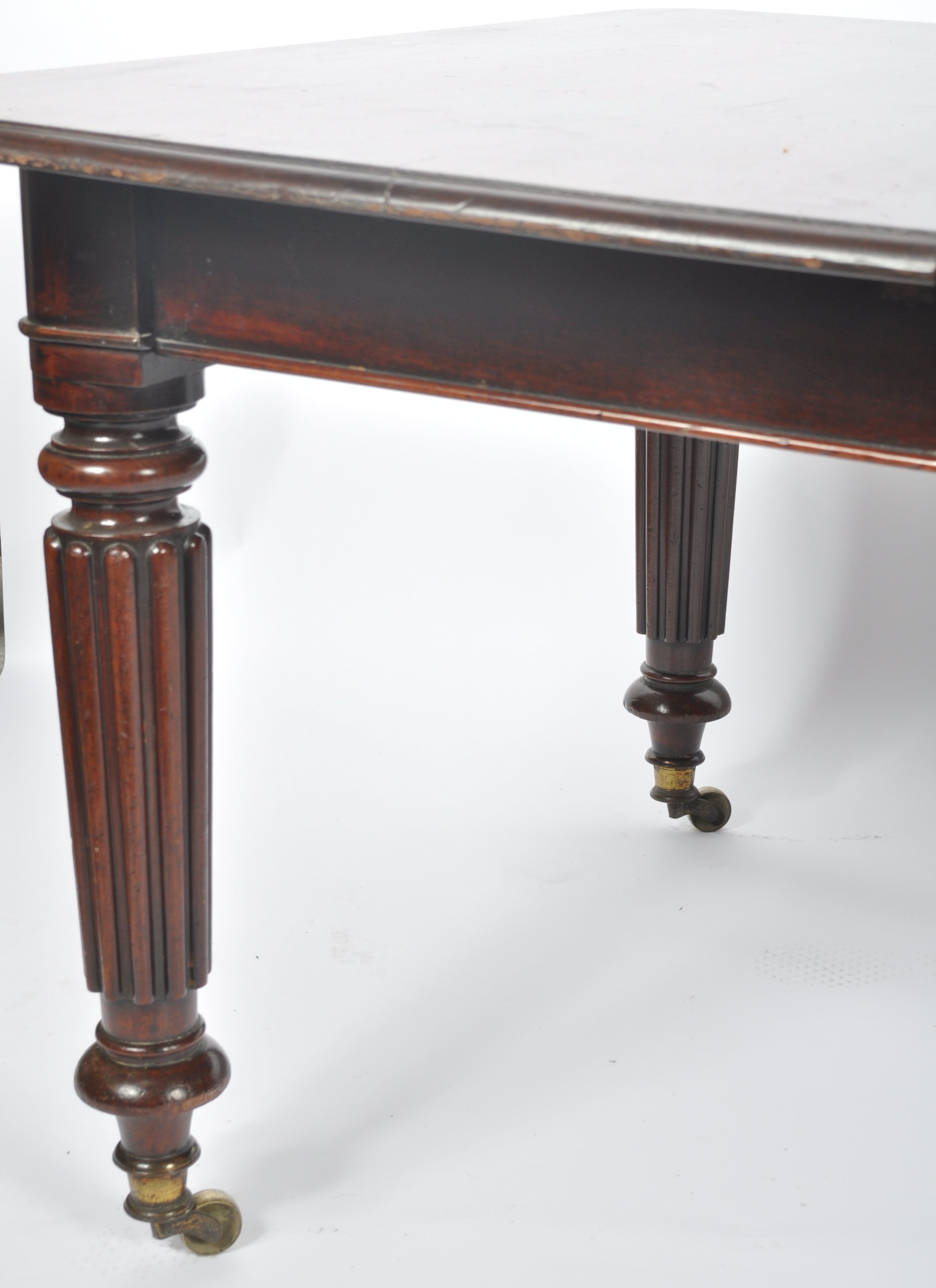 19TH CENTURY EARLY VICTORIAN SOLID MAHOGANY DINING - Image 4 of 6