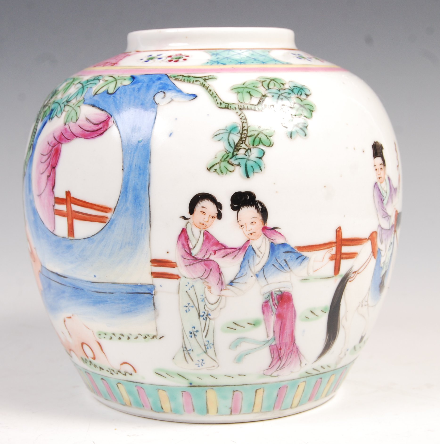 18TH CENTURY CHINESE QIANLONG GINGER JAR DEPICTING - Image 2 of 6