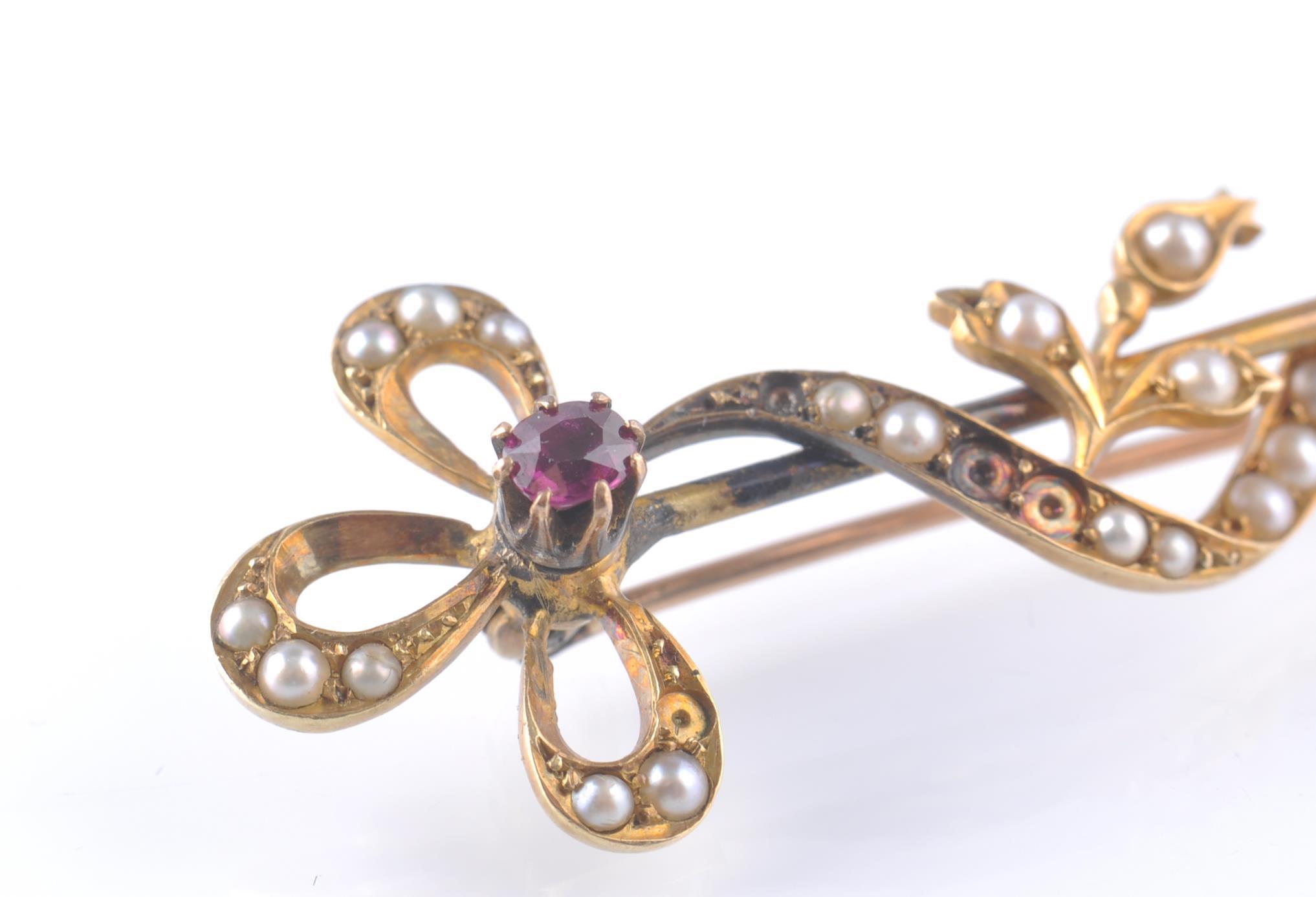 18CT GOLD RUBY AND SEED PEARL STICK PIN BROOCH - Image 3 of 5