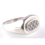 18CT WHITE GOLD AND DIAMOND GENTLEMANS RING