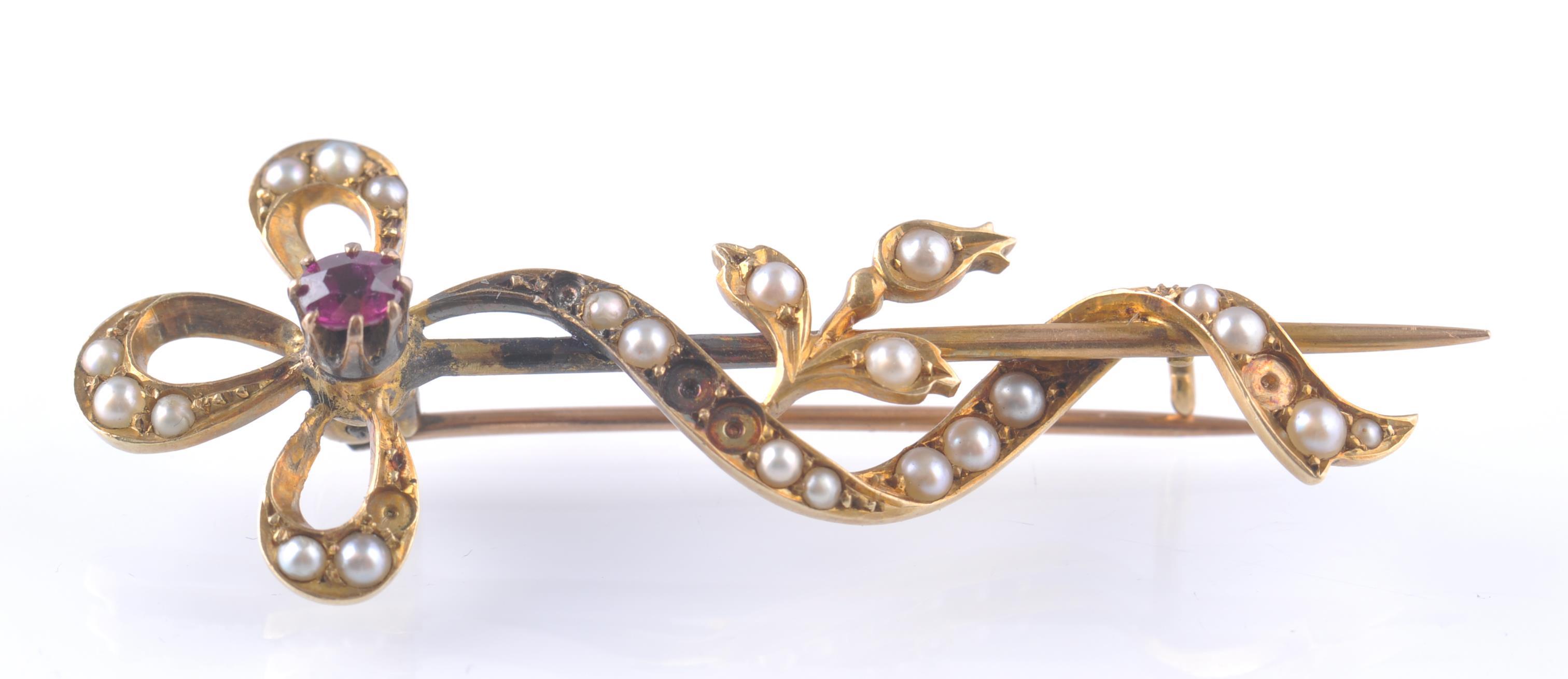 18CT GOLD RUBY AND SEED PEARL STICK PIN BROOCH - Image 2 of 5