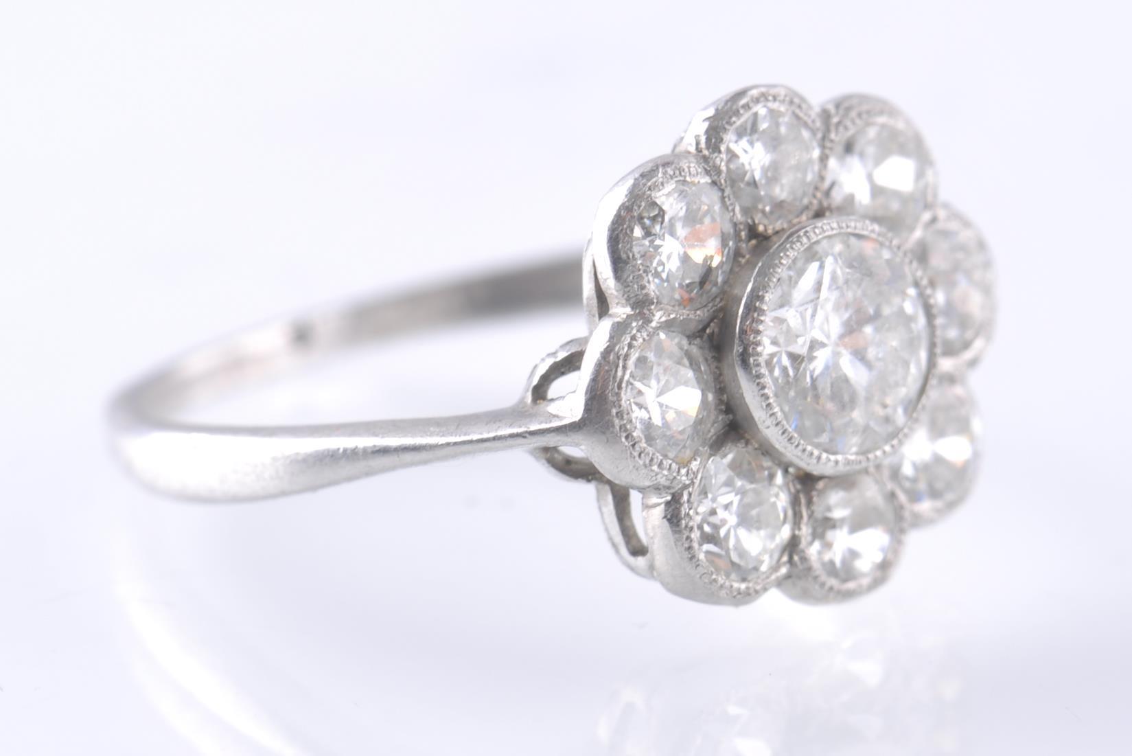 AN EARLY 20TH CENTURY PLATINUM AND DIAMOND CLUSTER - Image 3 of 4