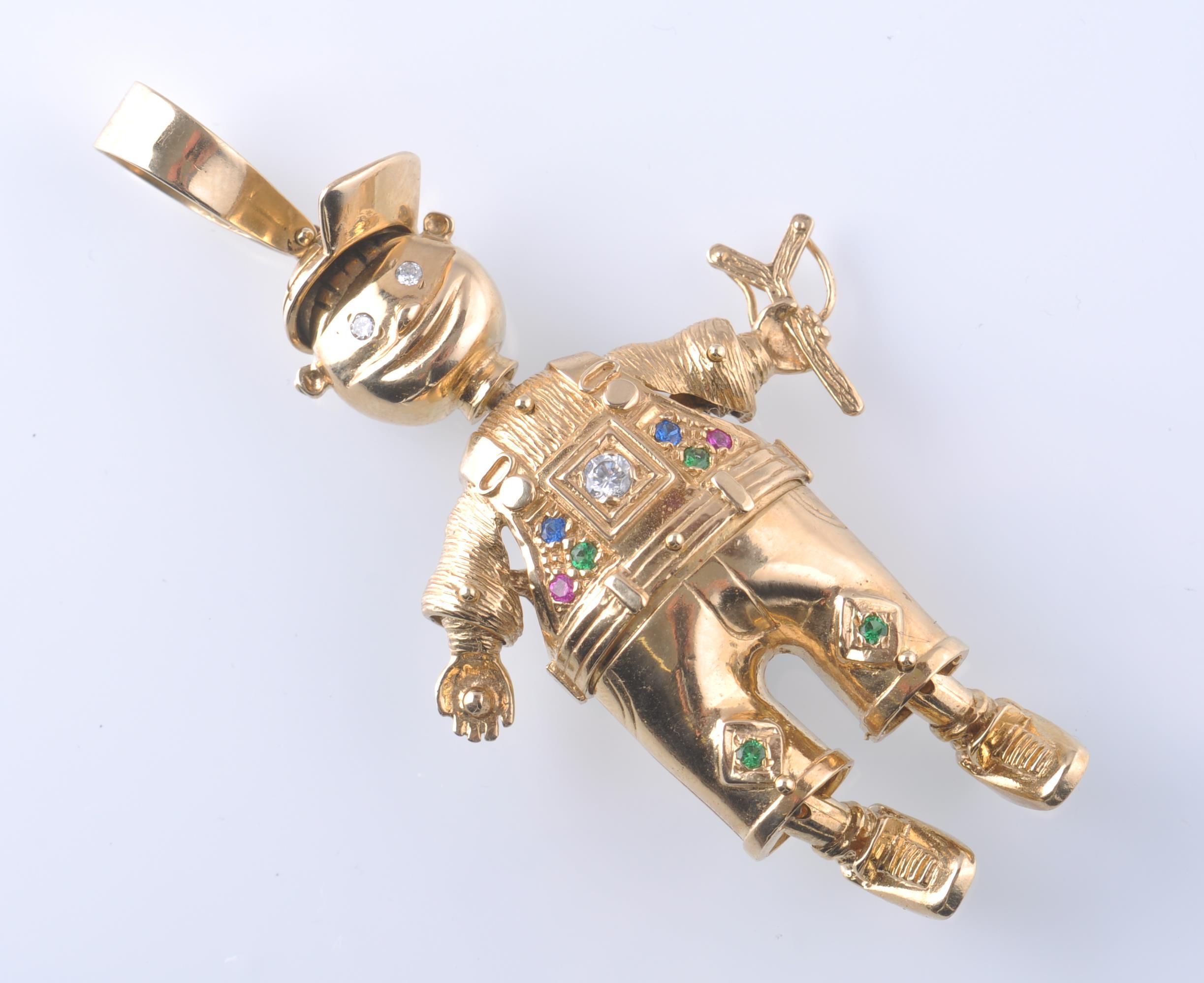 AN OVERSIZED HALLMARKED 9CT GOLD FIGURAL PENDANT O - Image 2 of 6