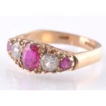 A HALLMARKED 9CT GOLD 5 STONE GYPSY RING