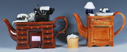 A pair of Cardew collectors novelty teapots to inc