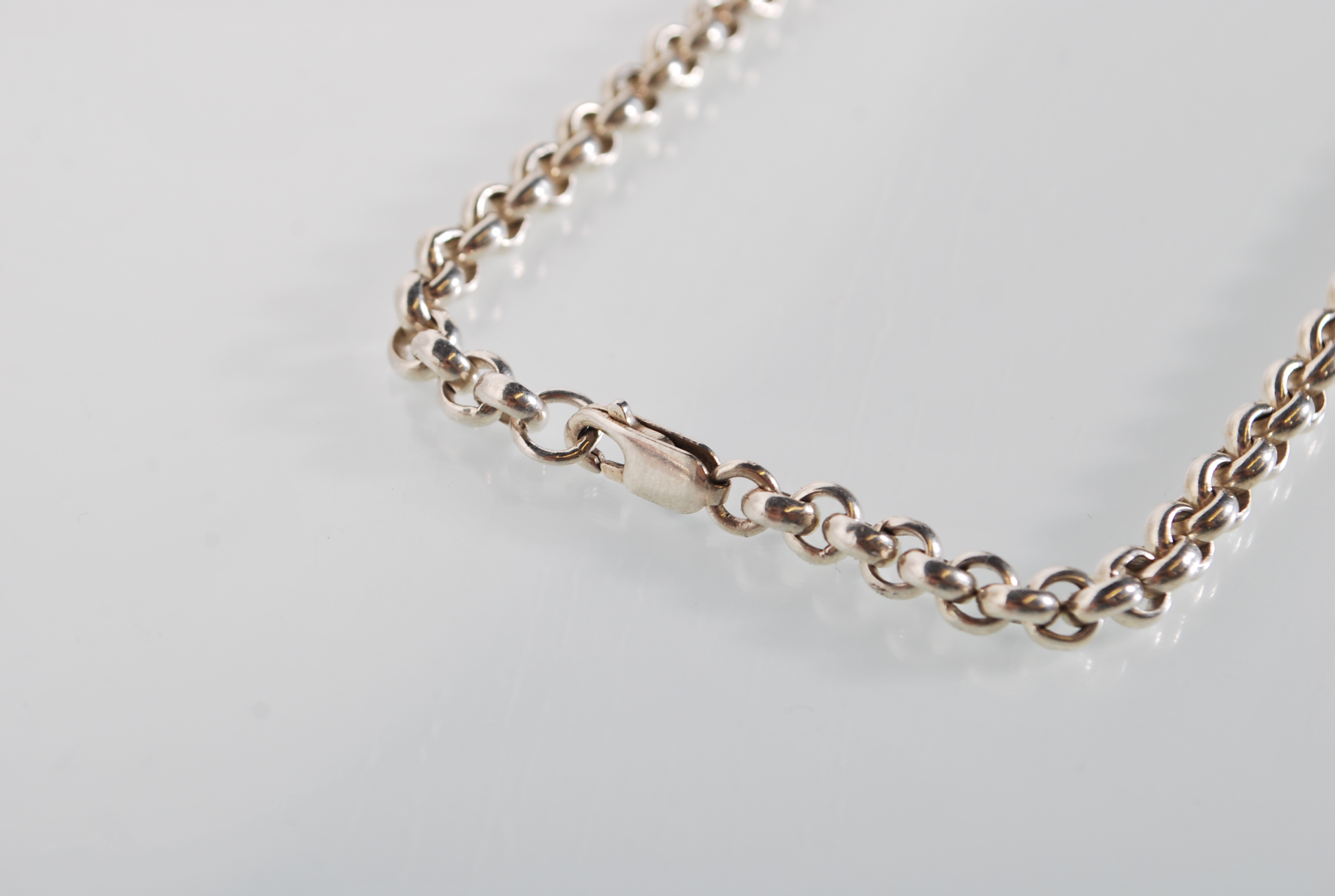 An English hallmarked 925 silver belcher link neck - Image 7 of 7