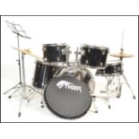A Yamaha Gigmaker six piece drum kit consisting of