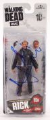 ANDREW LINCOLN - THE WALKING DEAD - SIGNED ACTION