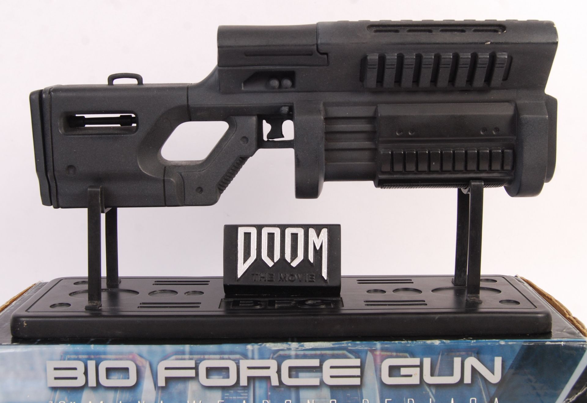 UNIVERSAL STUDIOS 12" MINI WEAPON REPLICA DOOM BIO FORCE GUN - Bild 2 aus 5